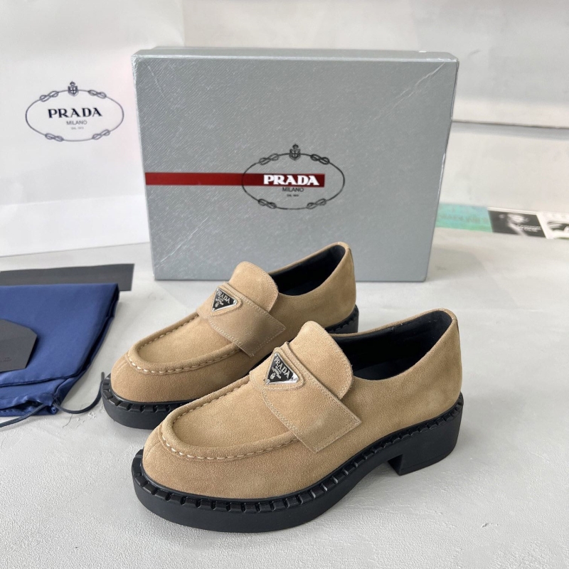 Pra*a leather shoes